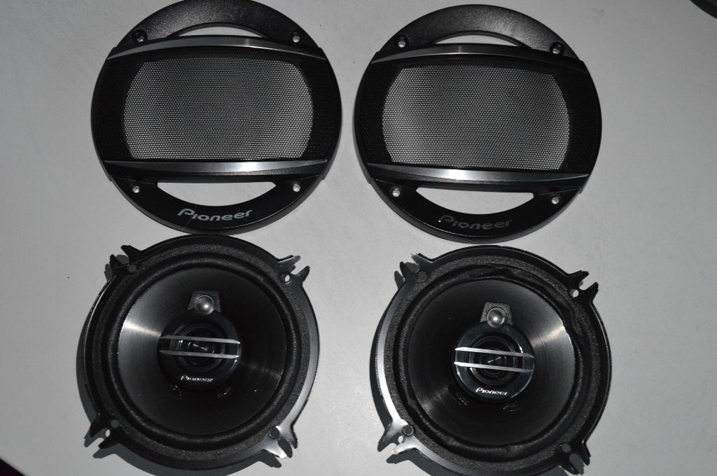 PIONEER  250, Auto diversen, Autospeakers, Ophalen of Verzenden, Zo goed als nieuw
