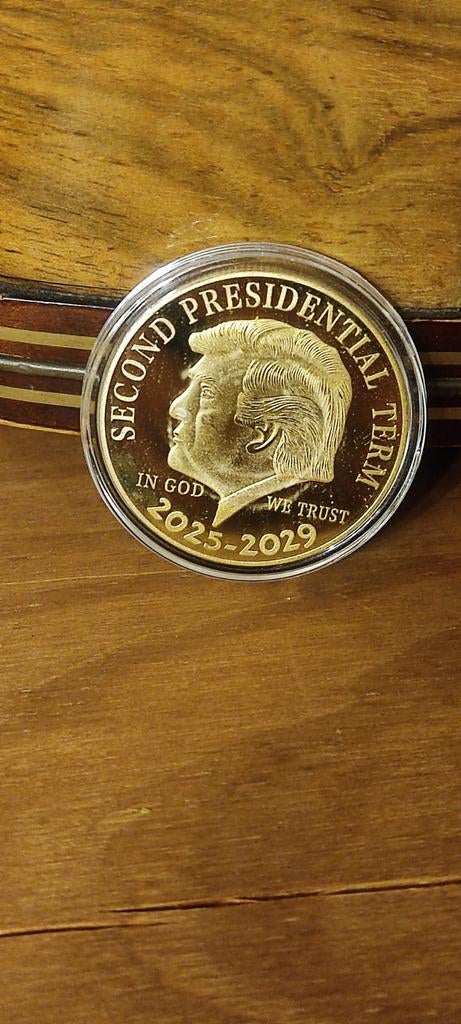 Goudkleurige Herdenkingsmunt Donald Trump, Ophalen of Verzenden, Buitenland, Munten