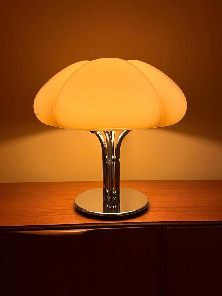 Gezocht: Vintage lampen (Guzzini / Space Age jaren 60/80, Huis en Inrichting, Lampen | Tafellampen, Ophalen of Verzenden, Minder dan 50 cm