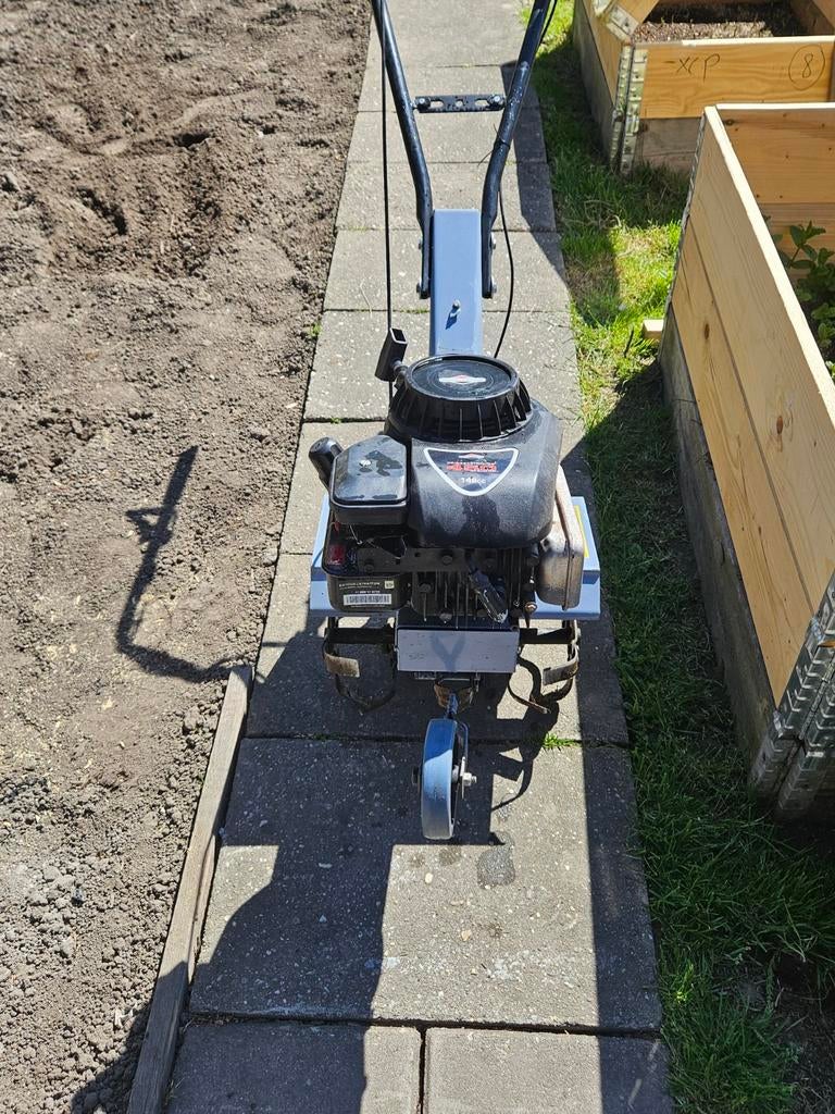 GERESERVEERD Tuinfrees / Grondfrees Briggs & Stratton 148cc, Ophalen