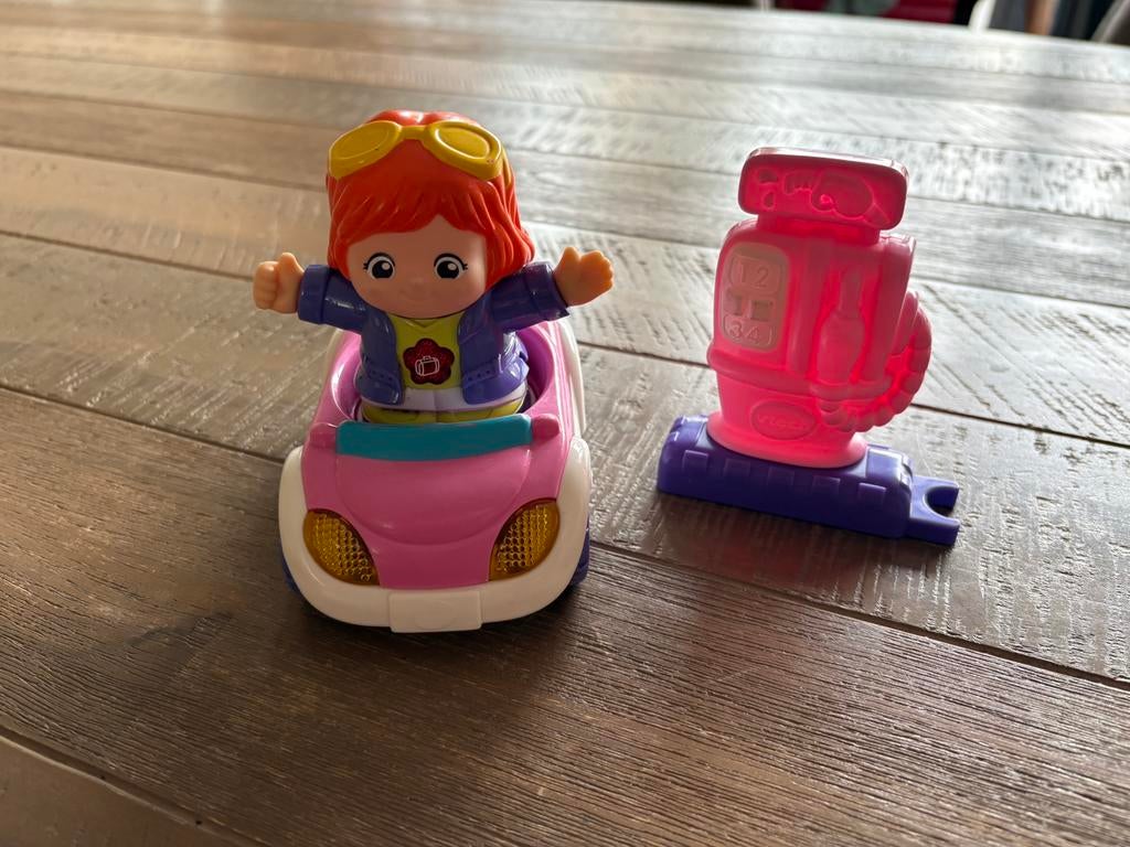 Vtech vrolijke vriendjes Kim en auto - €3,50, Ophalen of Verzenden, Zo goed als nieuw, 6 maanden tot 2 jaar