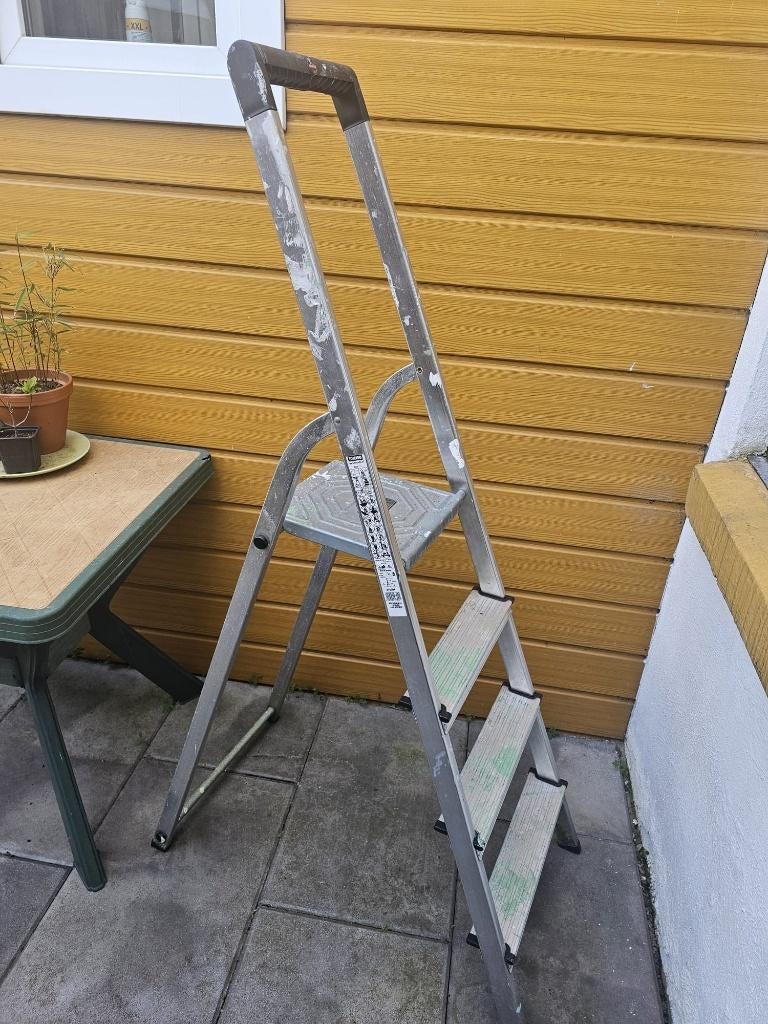 Trapladder 4 treden, Doe-het-zelf en Verbouw, Ladders en Trappen, Ophalen, Gebruikt, Trap, Opvouwbaar of Inschuifbaar