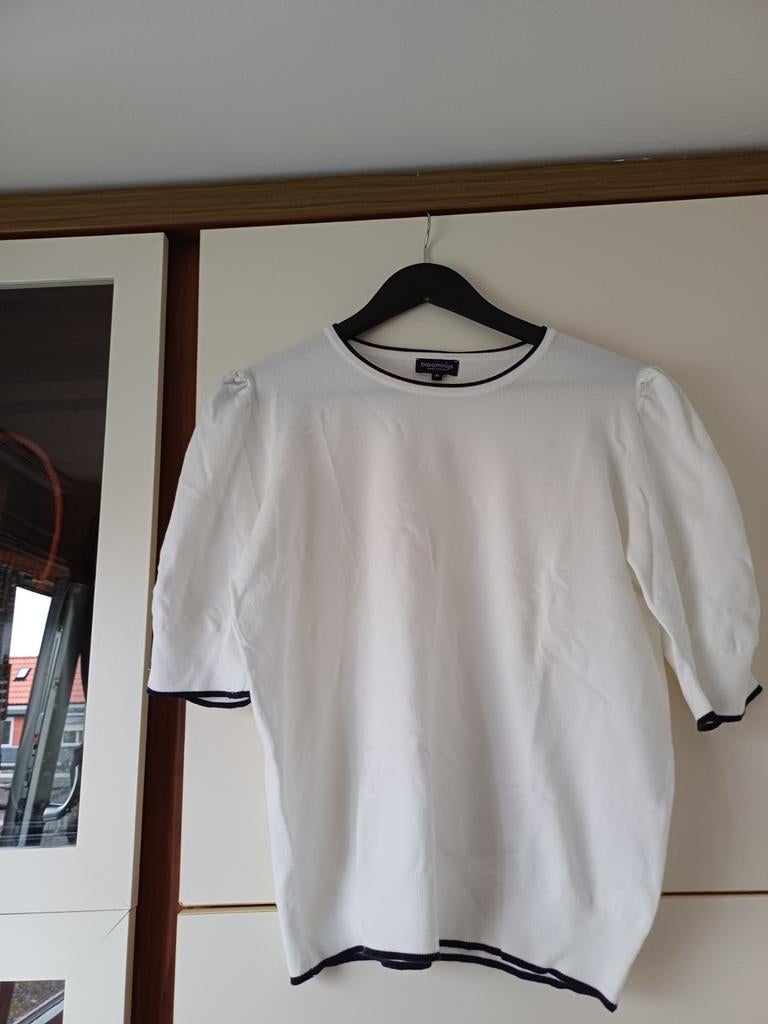 Prachtige tshirt , bloomings, Ophalen of Verzenden, Zo goed als nieuw, Korte mouw