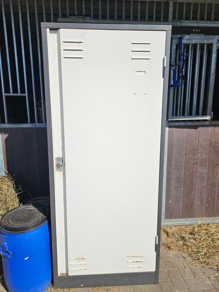 Metalen zadelkast, Dieren en Toebehoren, Ophalen, Zo goed als nieuw, Overige soorten