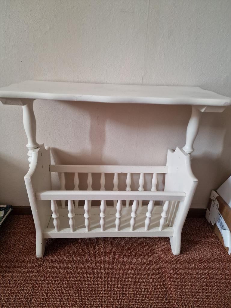 Oude houten lektuurbak/ tafeltje ineen, Ophalen, Gebruikt