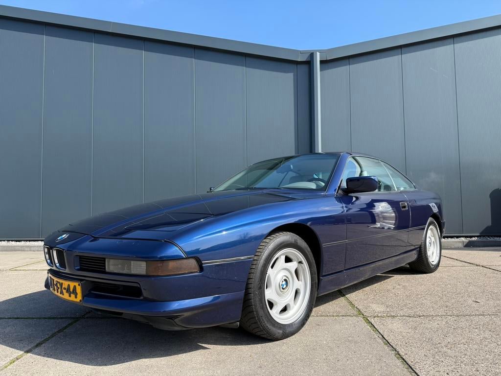 BMW 8-Serie 850i - Mauritius Blauw - Nederlandse Auto -, Automaat, Achterwielaandrijving, 12 cilinders, Blauw