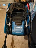 New condition Makita lawn mower with attached bag. Used once, Ophalen