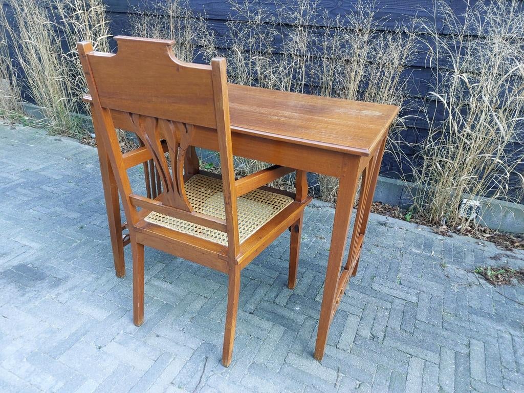 Jugendstil tafeltje en stoel uit Nederlands Indië, Ophalen