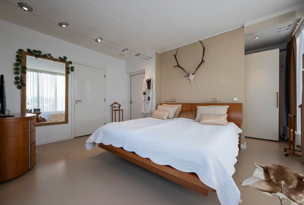 Kersenhouten bed met Auping bodems, nachtkastjes en commode, Ophalen, Bruin, Tweepersoons, 180 cm