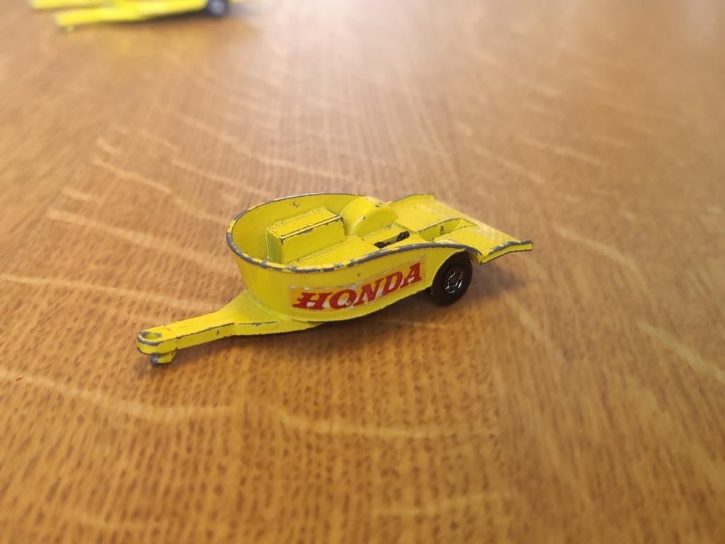 Matchbox Honda Motorcycle Trailer GEEL, Ophalen of Verzenden, Nieuw