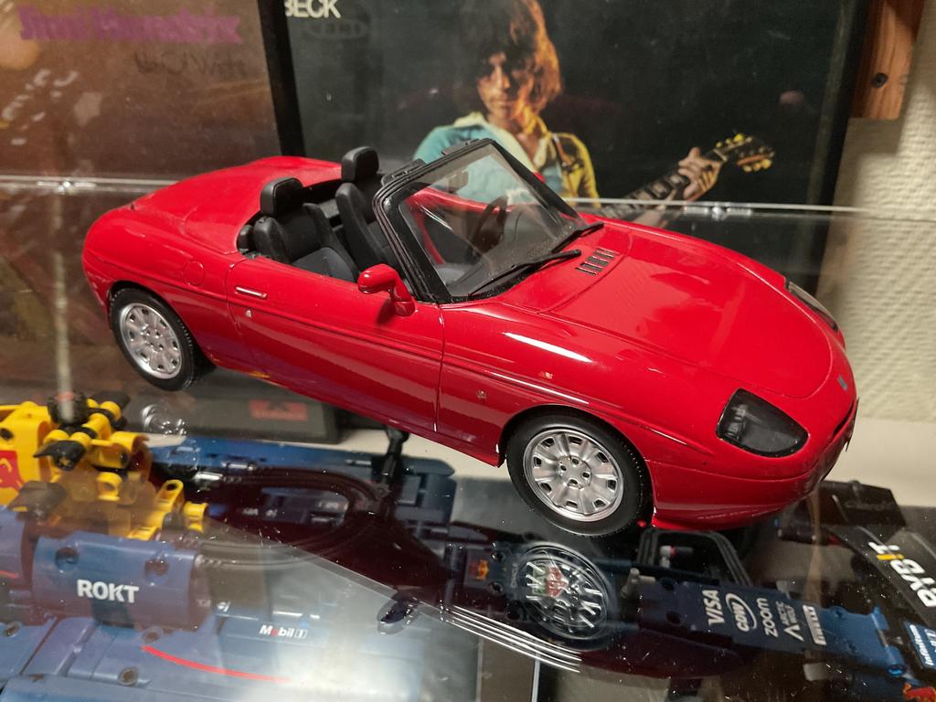 Fiat Barchetta Bouwjaar 1995 corsa rood 1:18 OttOmobile, Hobby en Vrije tijd, Modelauto's | 1:18, Verzenden, Zo goed als nieuw