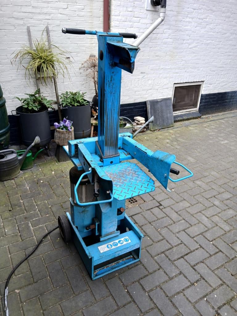 Kloofmachine / houtklover te huur. €30,-, Tuin en Terras, Kloofmachines, Ophalen, Gebruikt, Elektrisch, Staand