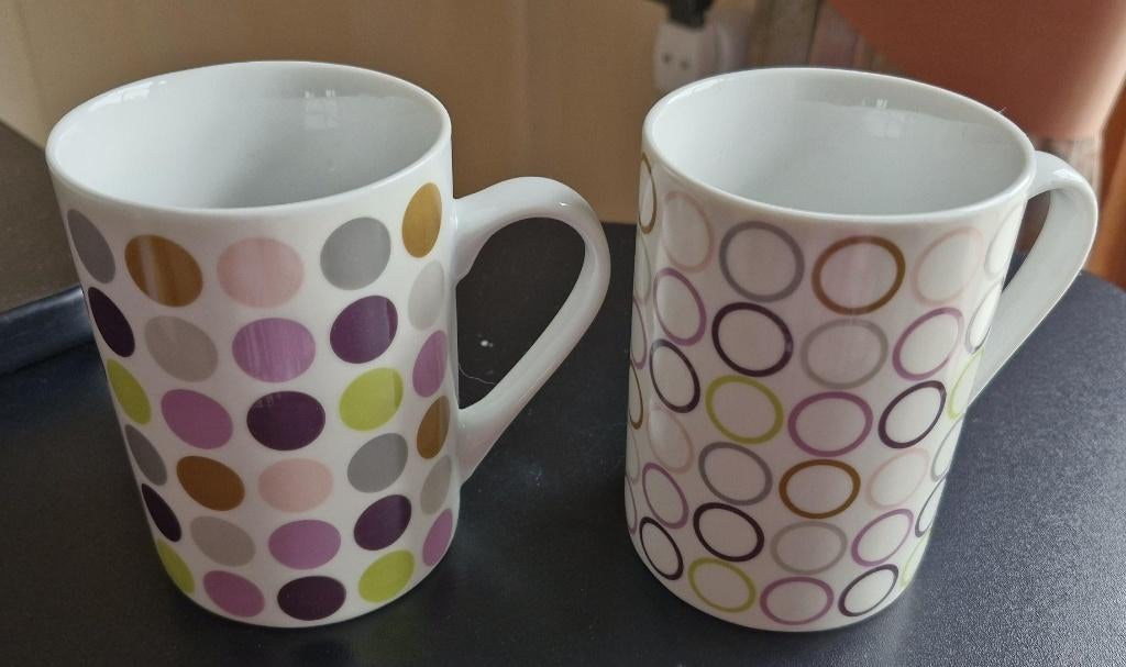 Koffiemok-2stuks-print bollen paars/groen-hoogte 10 cm-NIEUW, Huis en Inrichting, Keuken | Servies, Overige materialen, Verzenden