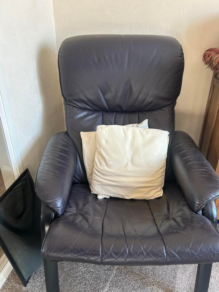 Zwarte stoel, Huis en Inrichting, Fauteuils, Ophalen, Zo goed als nieuw, Leer, 50 tot 75 cm