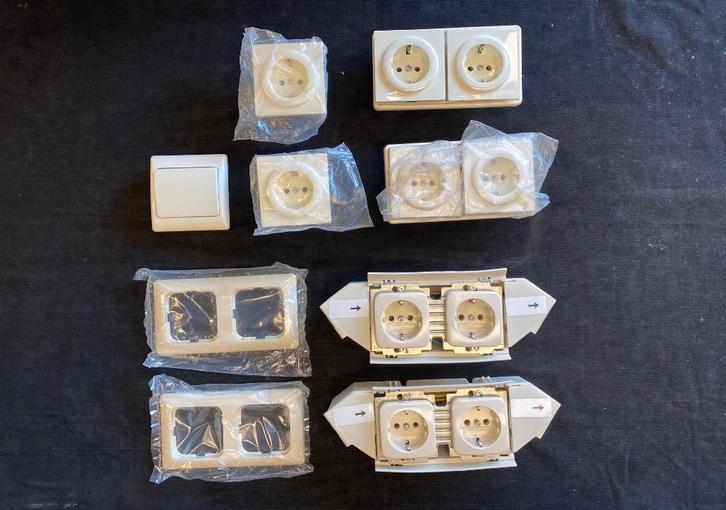 stopkontakten  universele, Hobby en Vrije tijd, Elektronica-componenten, Nieuw, Ophalen