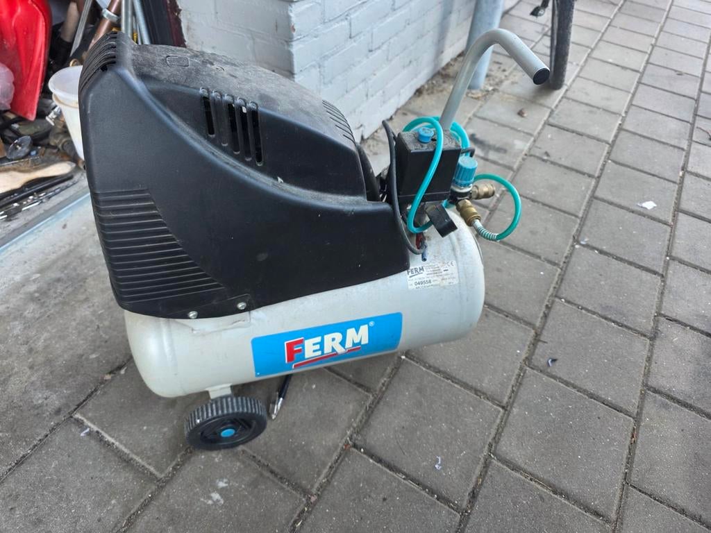 Ferm compressor OL195/24 CM1.5S - Zo goed als nieuw, Doe-het-zelf en Verbouw, Compressors, 6 tot 10 bar, Ophalen of Verzenden