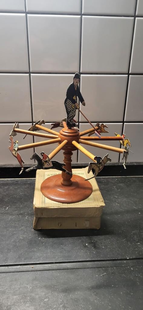 Antiek Speelgoed: Charlie Chaplin Paardenspel met doos, Ophalen of Verzenden