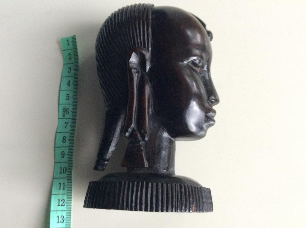 Super mooi afgewerkt beeldje uit Zuid Afrika van ebbenhout, Ophalen of Verzenden