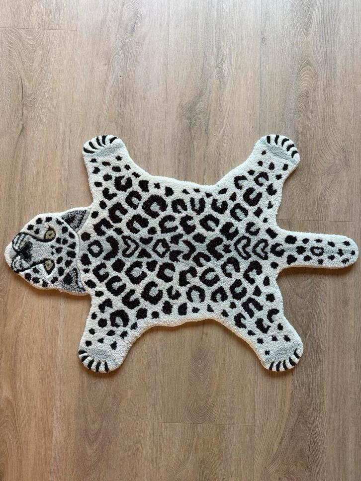 Doing Goods Luipaard vloerkleed (maat S), Huis en Inrichting, Stoffering | Tapijten en Kleden, Zo goed als nieuw, 50 tot 100 cm