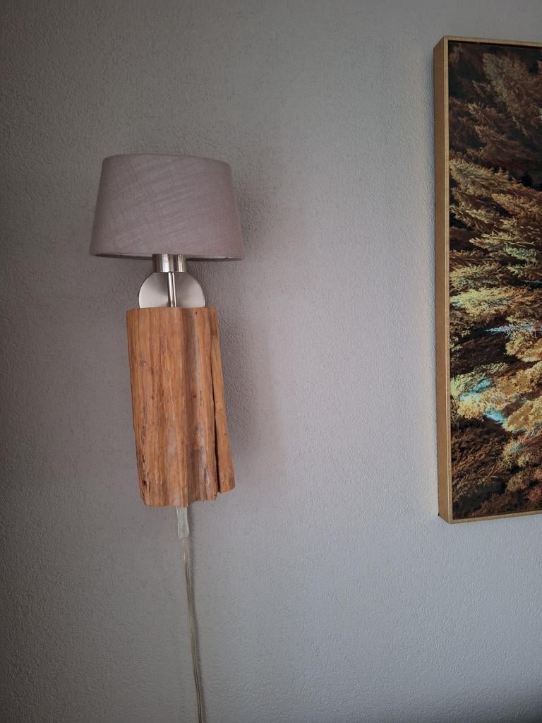 Wandlampen 2 stuks van drijfhout/rvs en taupe lampenkap, Ophalen, Zo goed als nieuw