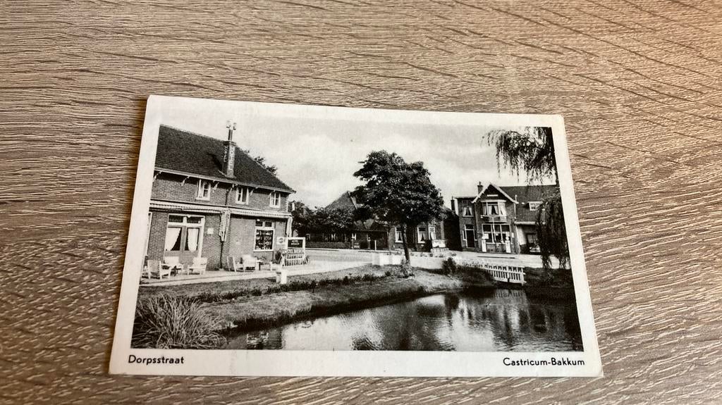 Oude ansichtkaart Castricum Bakkum Dorpsstraat, Ophalen of Verzenden, 1940 tot 1960, Gelopen, Noord-Holland