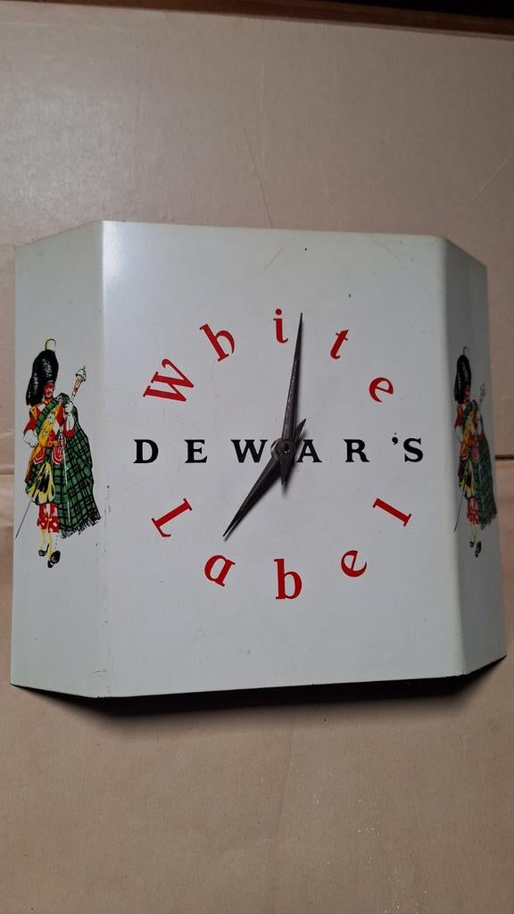 Oude klok whisky DE WAR'S, Huis en Inrichting, Woonaccessoires | Klokken, Ophalen of Verzenden, Wandklok
