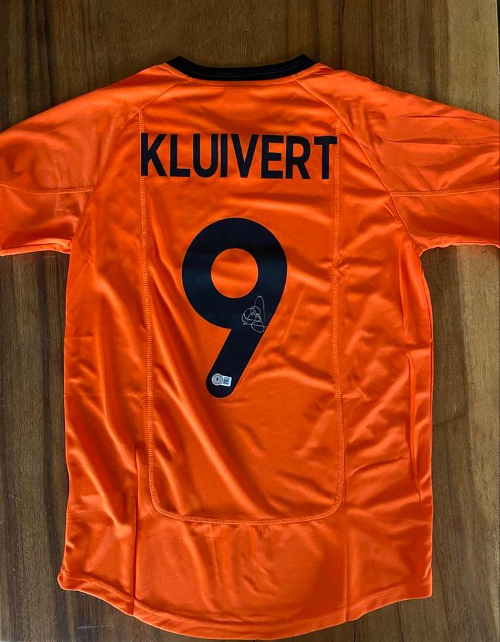 Patrick Kluivert gesigneerd interlandshirt 2000 met Beckett, Verzamelen, Sportartikelen en Voetbal, Nieuw, Shirt, Overige binnenlandse clubs