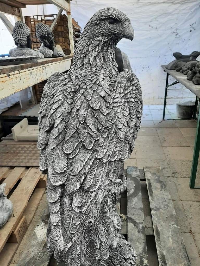 Adelaar op stam, Tuin en Terras, Ophalen, Nieuw, Beton, Dierenbeeld