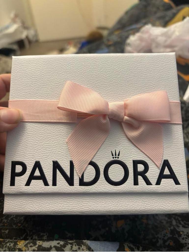 Pandora Oorbellen Hartjes met Zirkonia, Met kristal, Overige materialen, Nieuw, Ophalen of Verzenden