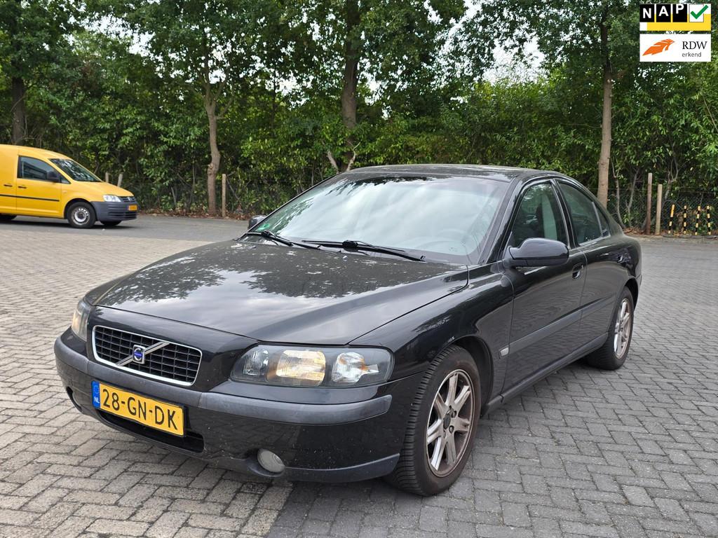 Volvo S60 2.4/AIRCO/CRUISE/APK 08-2026/INRUIL KOOPJE/, Auto's, Voorwielaandrijving, Stof, Gebruikt, Zwart