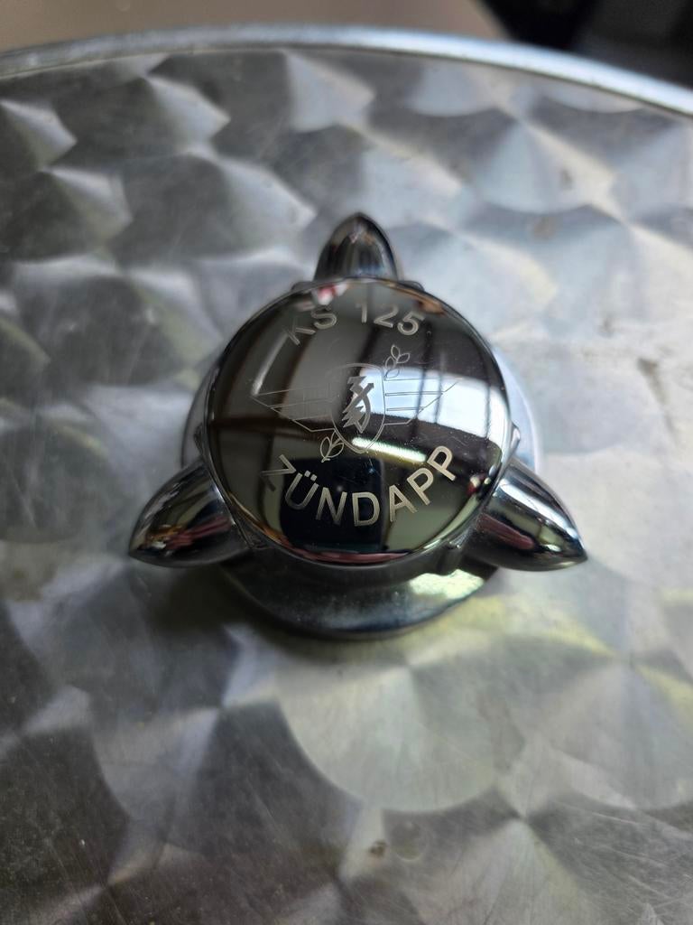 Zundapp Tankdop, (dinodop)met KS125 opdruk, Ophalen of Verzenden, Zo goed als nieuw, Overige materialen, Overige merken