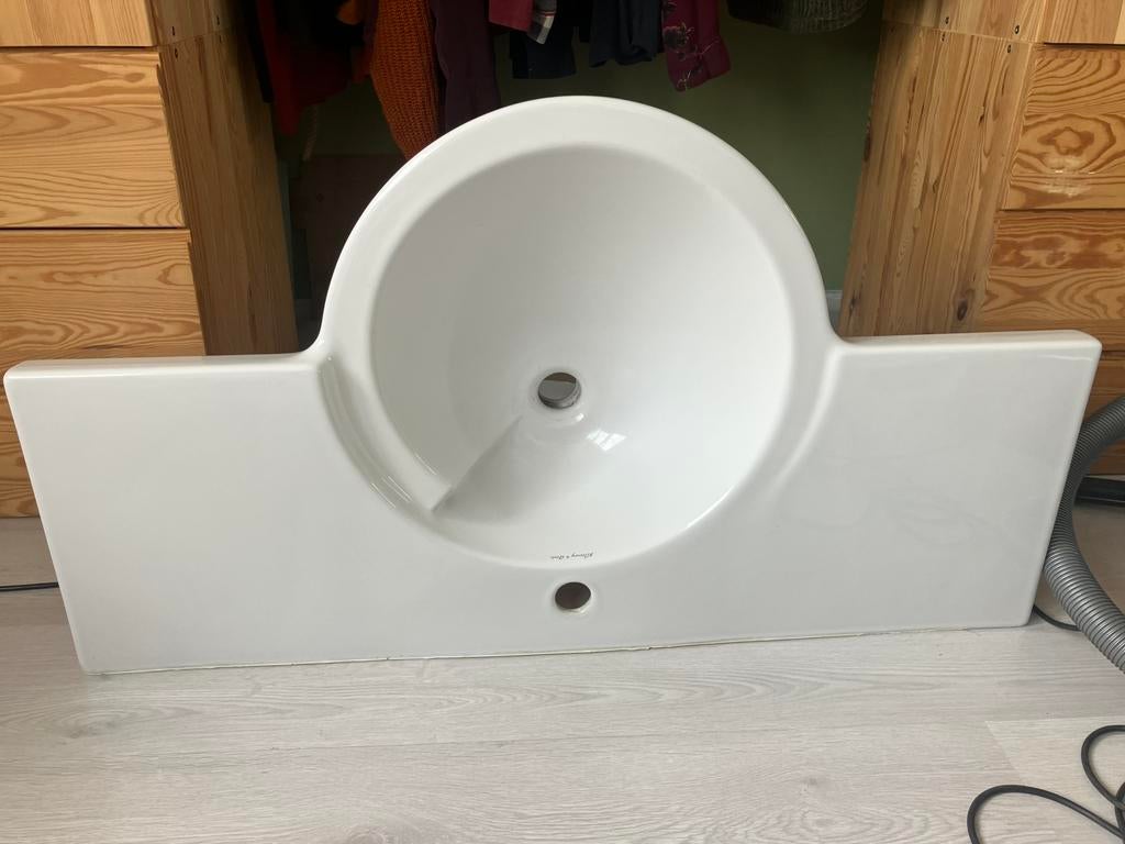 Wastafel villenroy en boch, Doe-het-zelf en Verbouw, Sanitair, Zo goed als nieuw, Wastafel, Steen, Ophalen