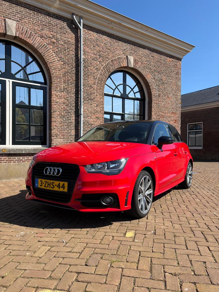 Audi A1 Sportback 1.2 TFSI Admired 2014 NAP NL auto APK 2027, Auto's, Audi, Voorwielaandrijving, Zwart, 4 cilinders, Origineel Nederlands