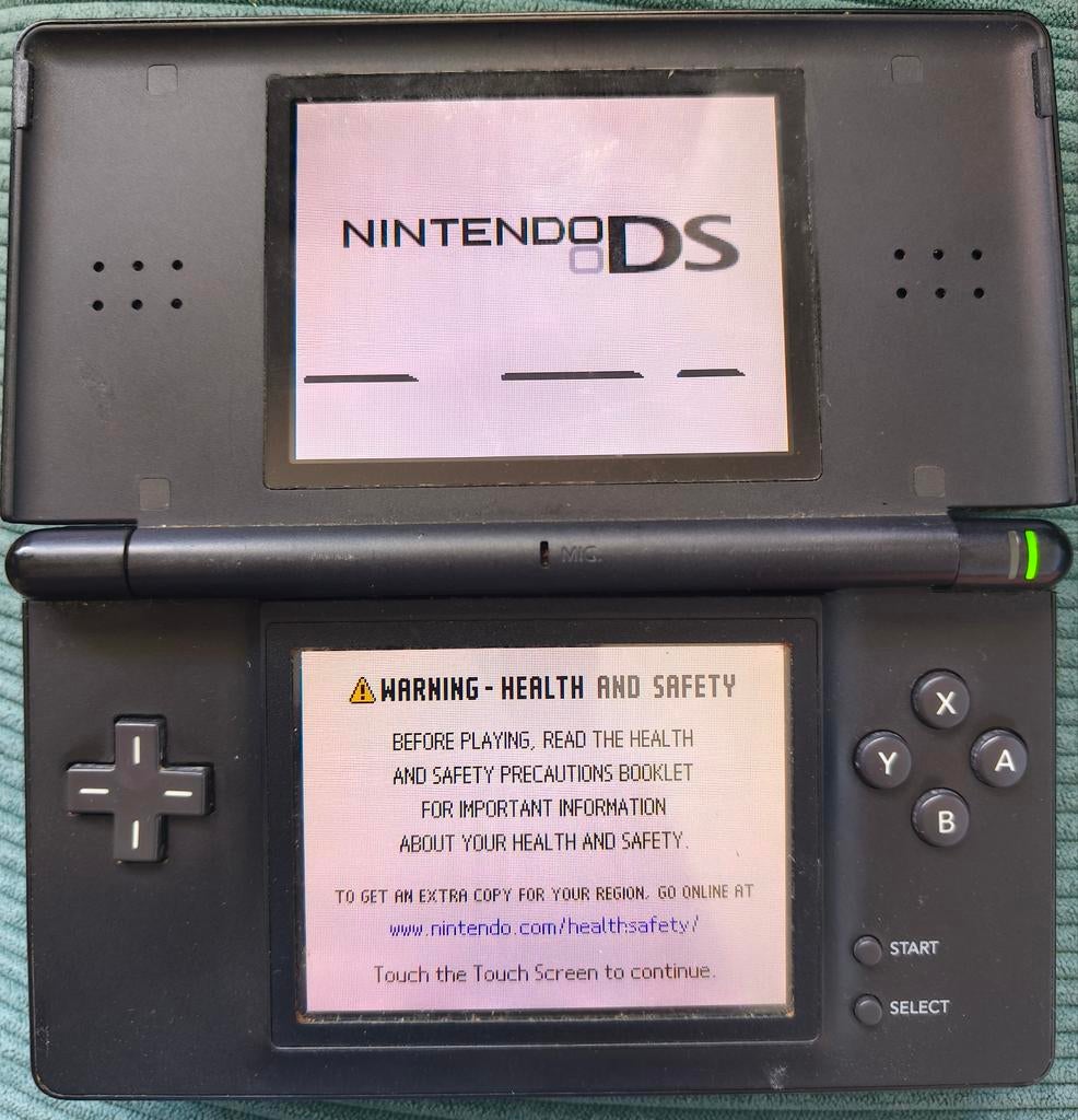 Nintendo DS Zwart - Enkele defecten, Spelcomputers en Games, Spelcomputers | Nintendo DS, Ophalen of Verzenden, Niet werkend, Zwart