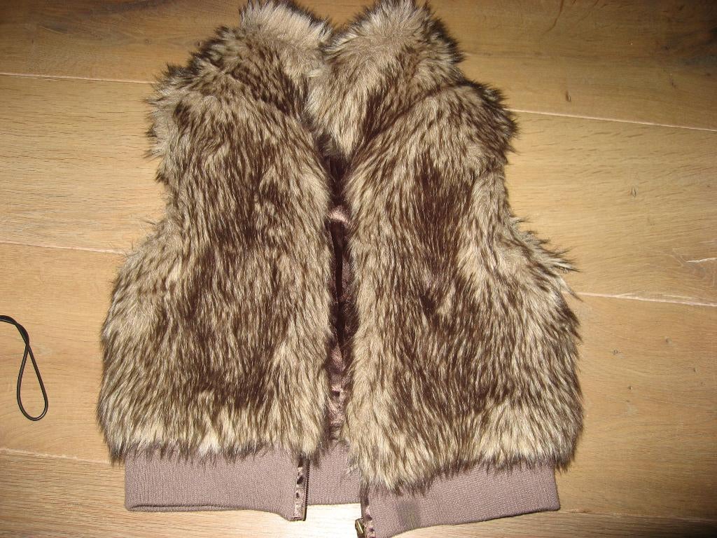 nieuwe fake bont bodywarmer, mt 146 , H&M en meer kleding, Trui of Vest, H&M, Nieuw, Verzenden