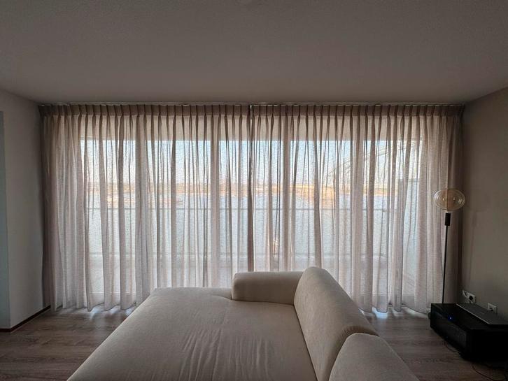 Inbetween gordijnen NIEUW !!, Huis en Inrichting, Stoffering | Gordijnen en Lamellen, Nieuw, 200 cm of meer, 200 cm of meer, Beige