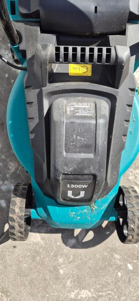 Bosch elektrische grasmaaier ARM 3400 1300W aanbieding bij Praxis