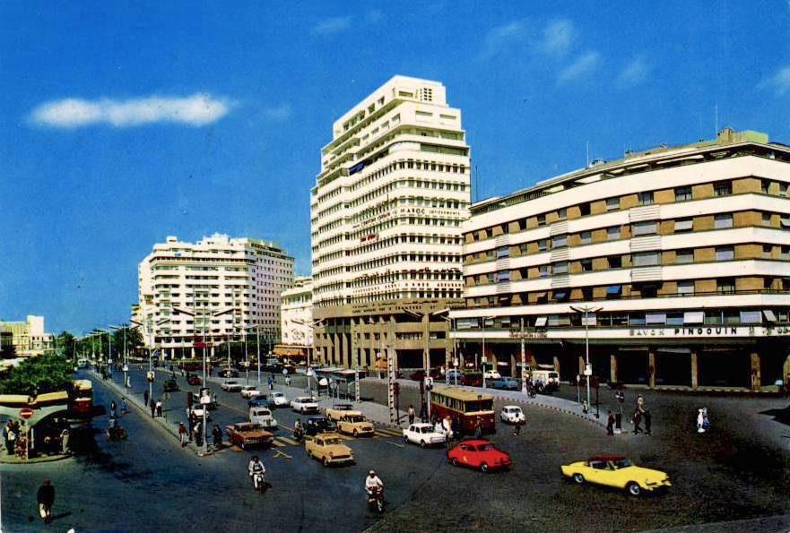 Casablanca - Place Mohamed V, Verzamelen, Ansichtkaarten | Buitenland, Ophalen of Verzenden, 1960 tot 1980, Gelopen, Buiten Europa