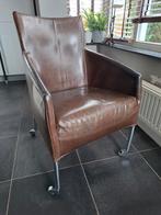 4 bruine lederen eetkamerstoelen op wieltjes, Huis en Inrichting, Stoelen, Ophalen, Gebruikt, Bruin, Leer