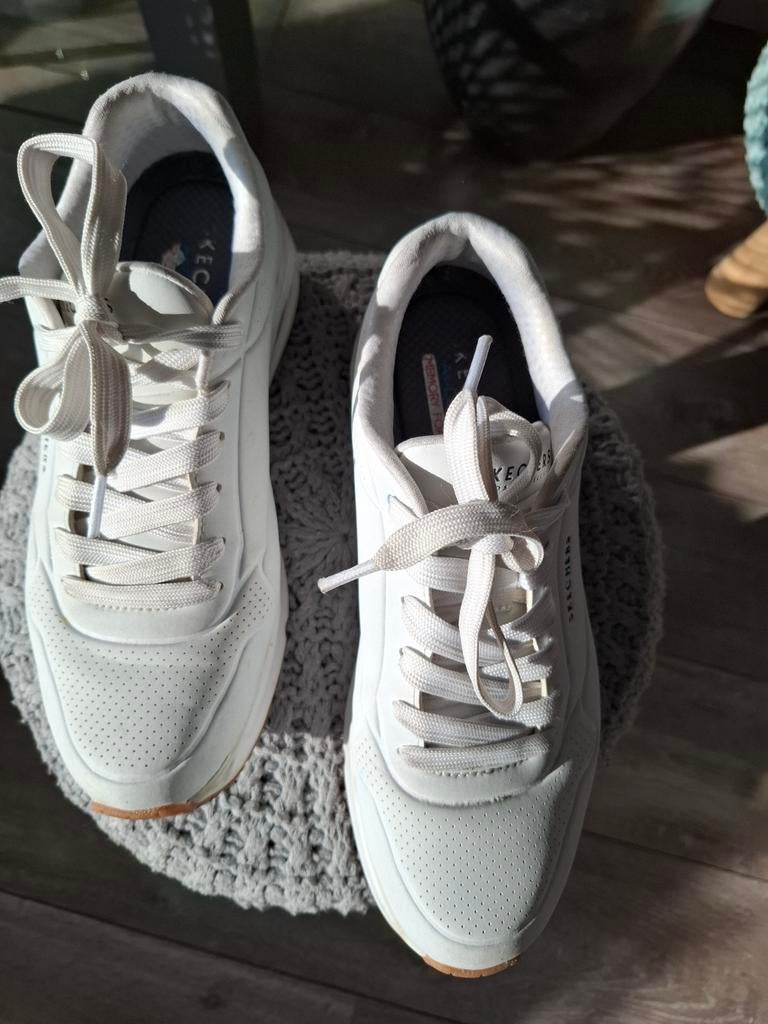 Skechers witte sneakers maat 41, Ophalen of Verzenden, Zo goed als nieuw, Wit, Sneakers of Gympen