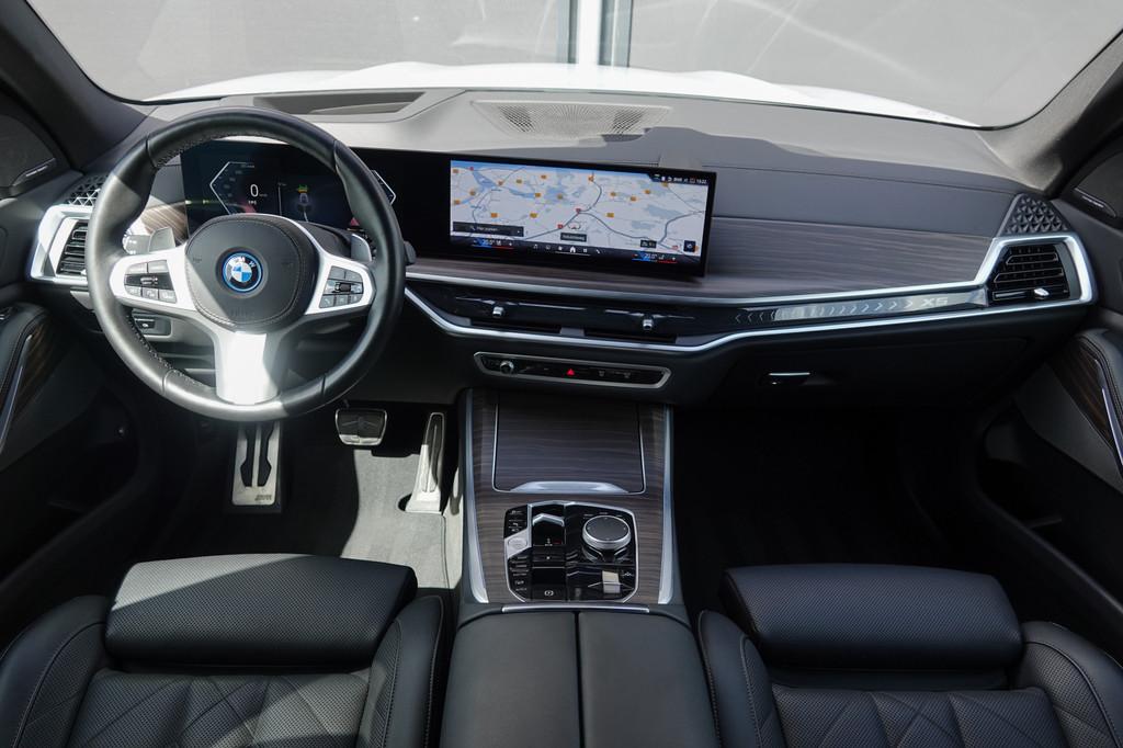 BMW X5 50e 490Pk | M-Sport Pro | Shadowline | 360° Camera |, Auto's, BMW, Automaat, Gebruikt, 2395 kg, Bedrijf