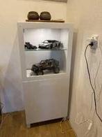 Besta vitrinekast, Ophalen, Met plank(en), Gebruikt, 100 tot 150 cm