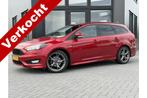 Ford FOCUS Wagon 1.0 ST-Line Clima | Navi | PDC v&a | Trekha, Stof, Origineel Nederlands, Handgeschakeld, 1216 kg