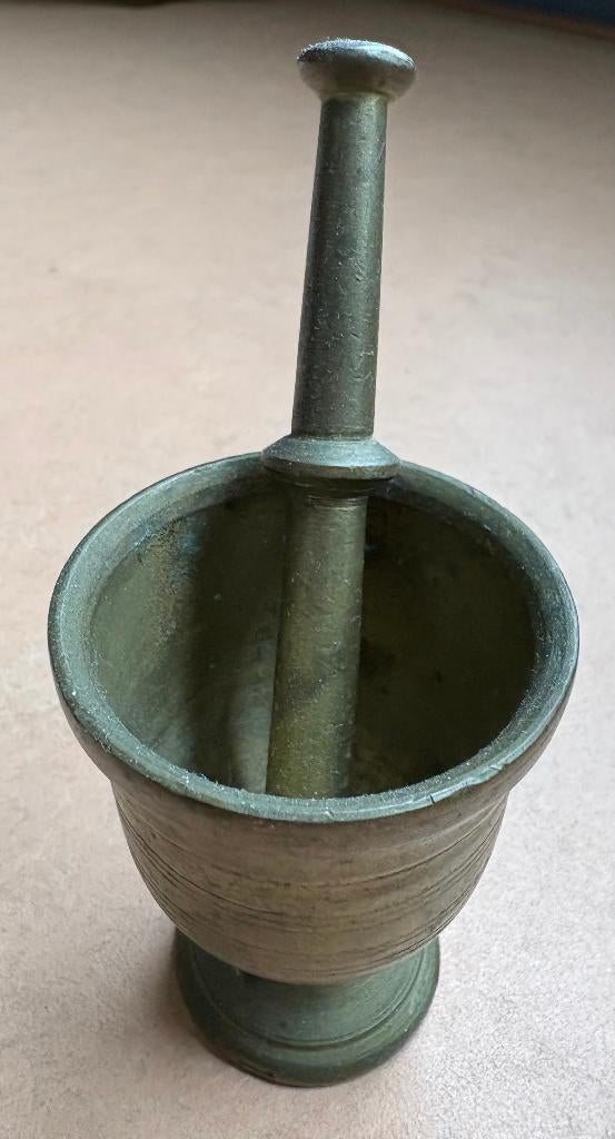 Mooie, klein oude vijzel, koper of messing, Ophalen of Verzenden