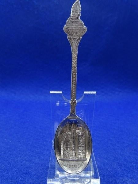 Lepeltje: Maastricht, Verzenden