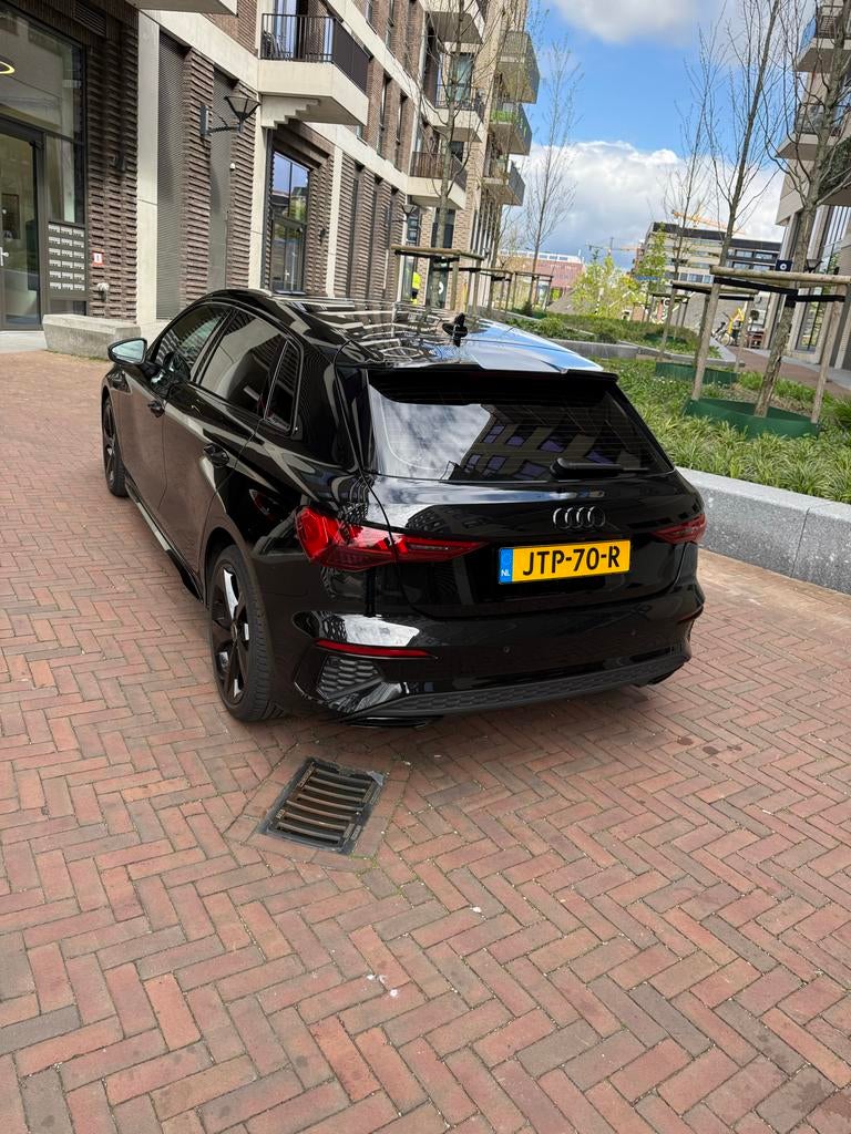 Audi A3 3x S-line 35 Tfsi 150pk 2023 Zwart, Auto's, Audi, 1498 cc, 1295 kg, 4 cilinders, Zwart