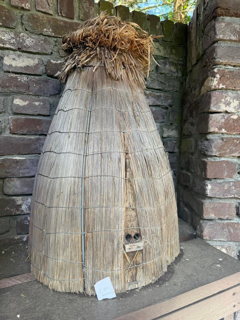 Bijenkorf gevlochten imker, Ophalen of Verzenden, Zo goed als nieuw