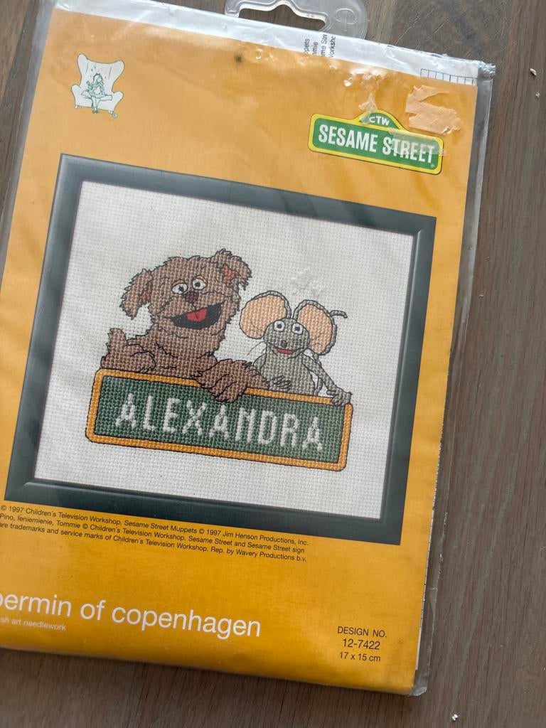 Sesamstraat Borduurpakket - Alexandra - Nieuw, Hobby en Vrije tijd, Ophalen of Verzenden, Nieuw, Handborduren, Borduurpakket