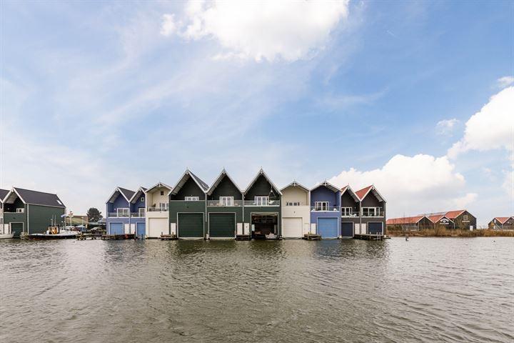 Overdekt boothuis te huur aan het Veluwemeer (Harderwijk), Watersport en Boten, Ligplaatsen, Herfst, Binnen