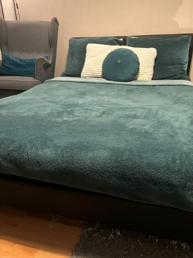 Zwart kunstlederen bed 140x200 cm (excl. matras), Huis en Inrichting, Slaapkamer | Bedden, Gebruikt, Zwart, Tweepersoons, 200 cm